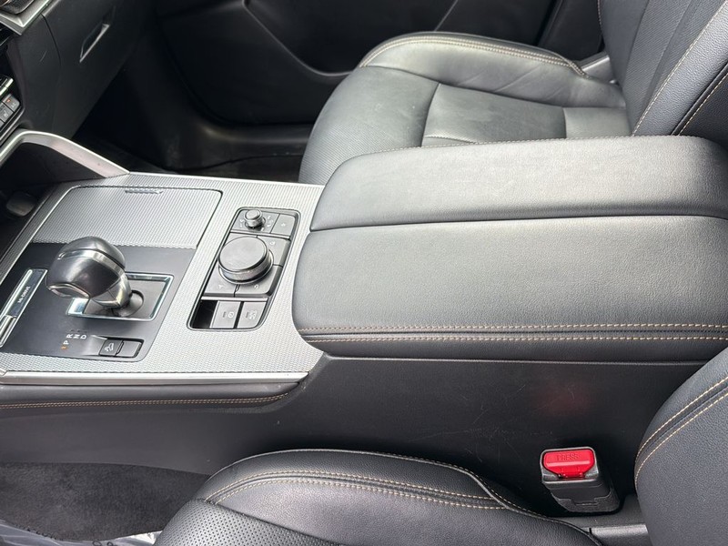 Mazda CX-90 Vehicle Full-screen Gallery Image 20