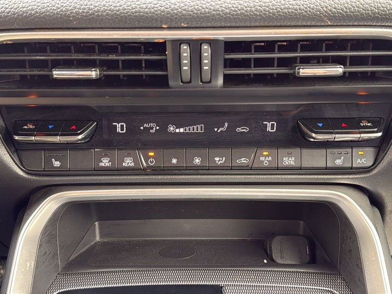 Mazda CX-90 Vehicle Full-screen Gallery Image 27