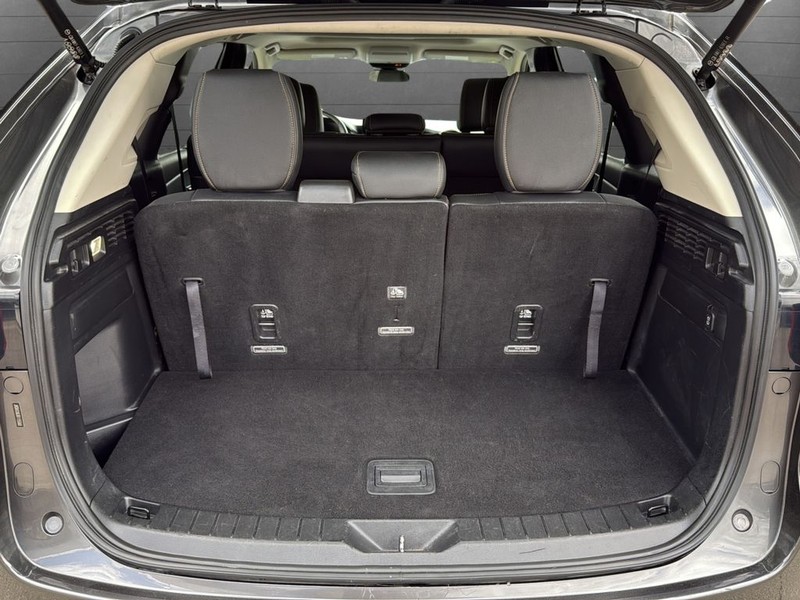 Mazda CX-90 Vehicle Full-screen Gallery Image 30