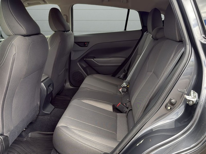 Subaru Crosstrek Vehicle Full-screen Gallery Image 16