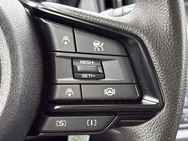 Subaru Crosstrek Vehicle Full-screen Gallery Image 17