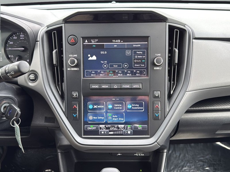 Subaru Crosstrek Vehicle Full-screen Gallery Image 19