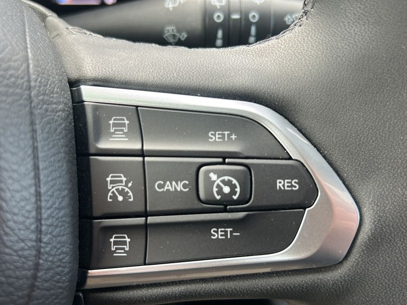 Jeep Compass Vehicle Full-screen Gallery Image 18