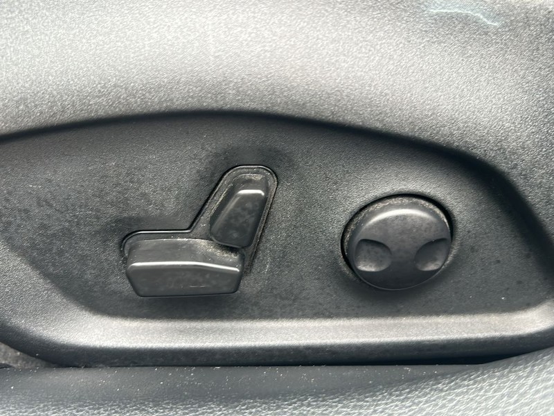 Jeep Compass Vehicle Full-screen Gallery Image 28