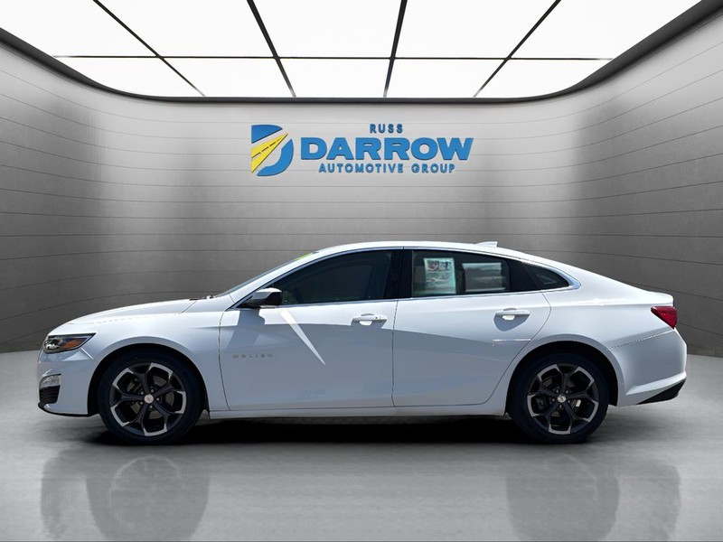 Chevrolet Malibu Vehicle Full-screen Gallery Image 02