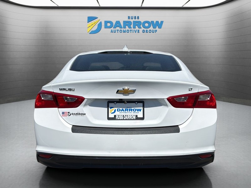 Chevrolet Malibu Vehicle Full-screen Gallery Image 04