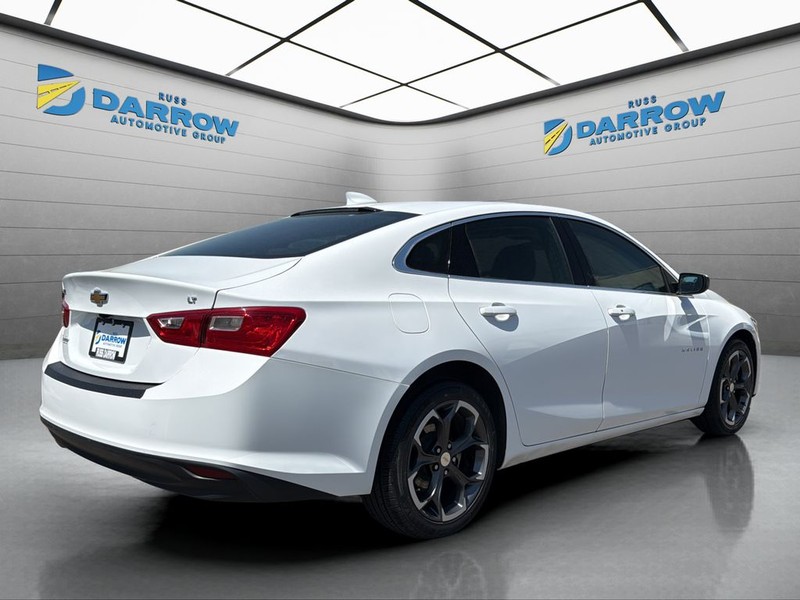 Chevrolet Malibu Vehicle Full-screen Gallery Image 05