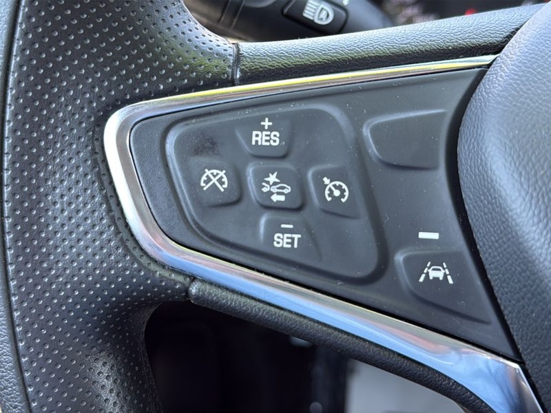Chevrolet Malibu Vehicle Full-screen Gallery Image 09