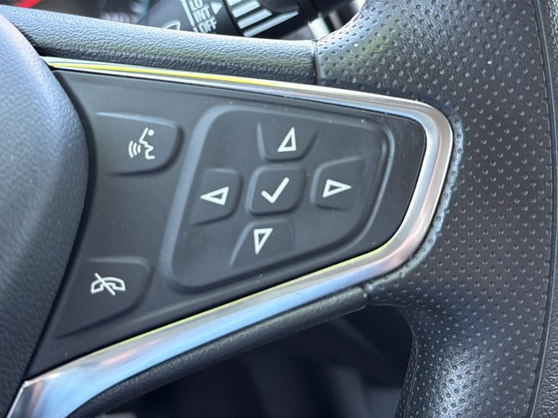 Chevrolet Malibu Vehicle Full-screen Gallery Image 17