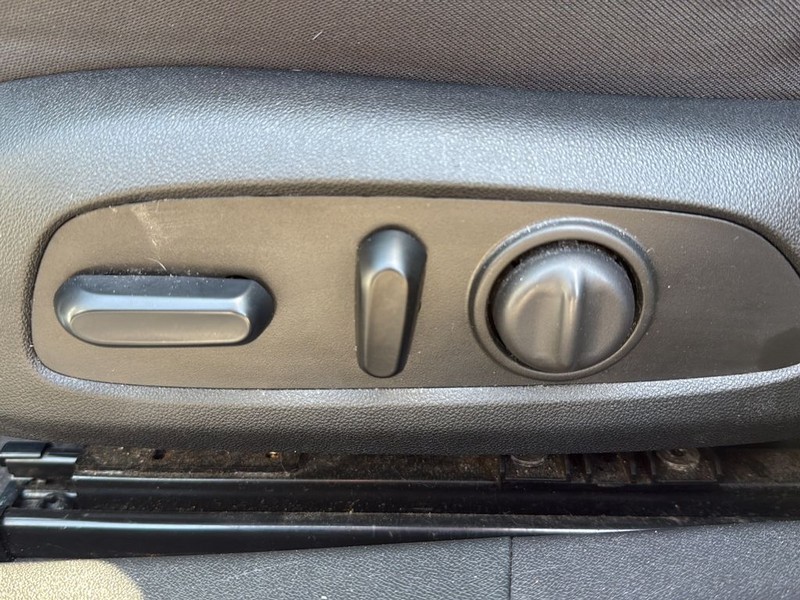 Chevrolet Malibu Vehicle Full-screen Gallery Image 19