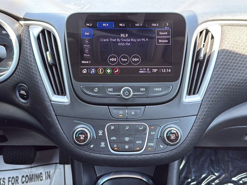 Chevrolet Malibu Vehicle Full-screen Gallery Image 20