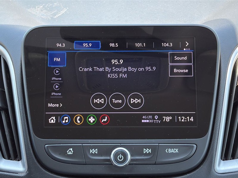 Chevrolet Malibu Vehicle Full-screen Gallery Image 21