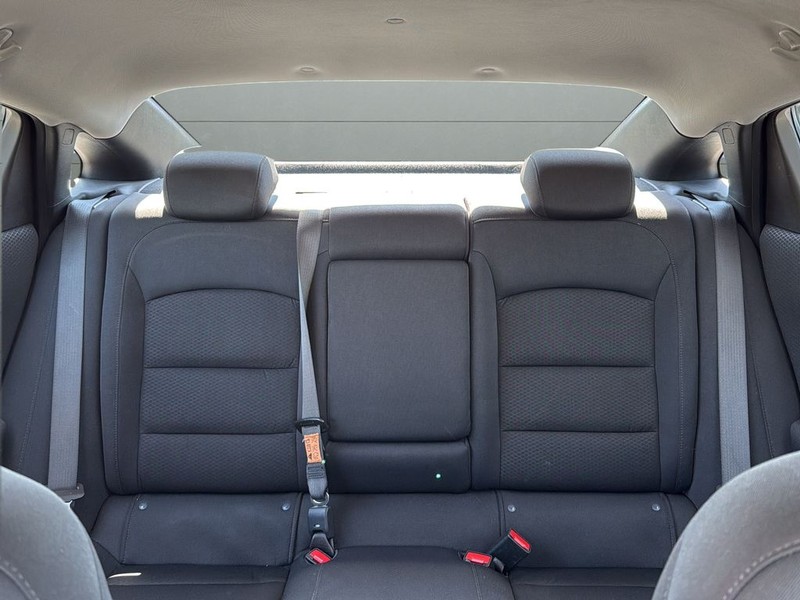 Chevrolet Malibu Vehicle Full-screen Gallery Image 26