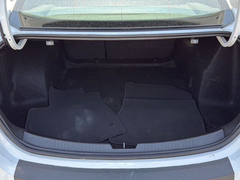 Chevrolet Malibu Vehicle Full-screen Gallery Image 28