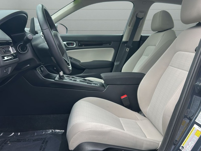 Honda Civic Sedan Vehicle Full-screen Gallery Image 10