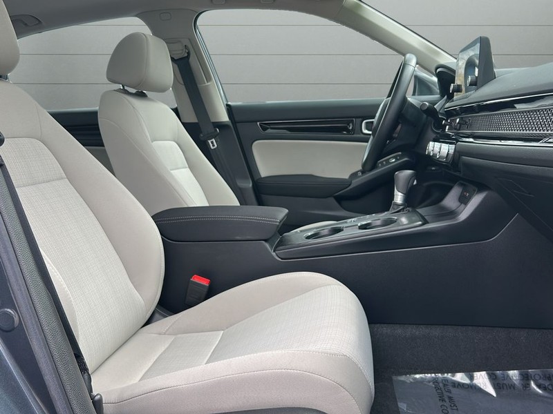 Honda Civic Sedan Vehicle Full-screen Gallery Image 13