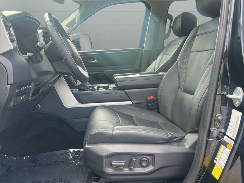 Toyota Tundra 4WD Vehicle Full-screen Gallery Image 9