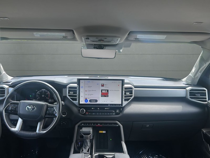 Toyota Tundra 4WD Vehicle Full-screen Gallery Image 14