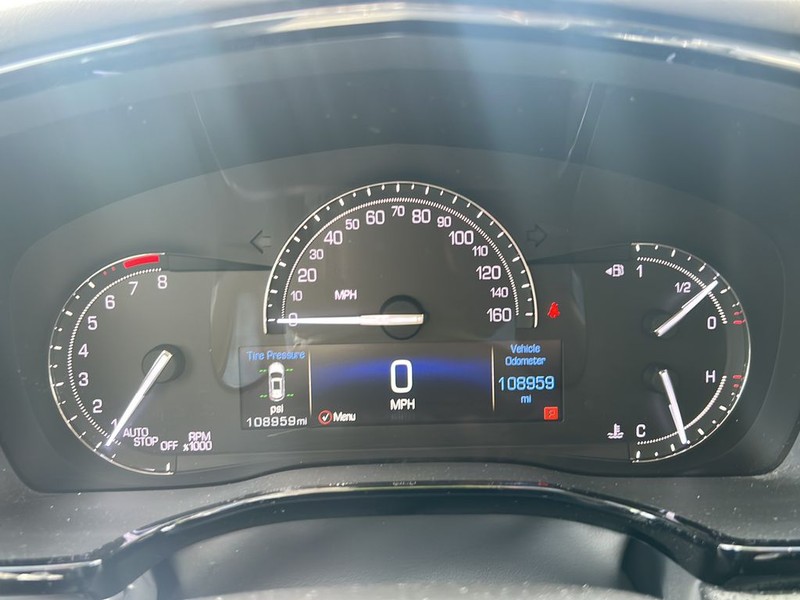 Cadillac XT5 Vehicle Full-screen Gallery Image 18