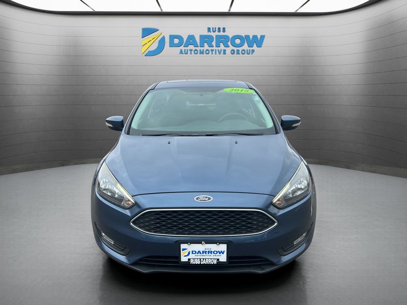 Ford Focus Sedan Vehicle Full-screen Gallery Image 8