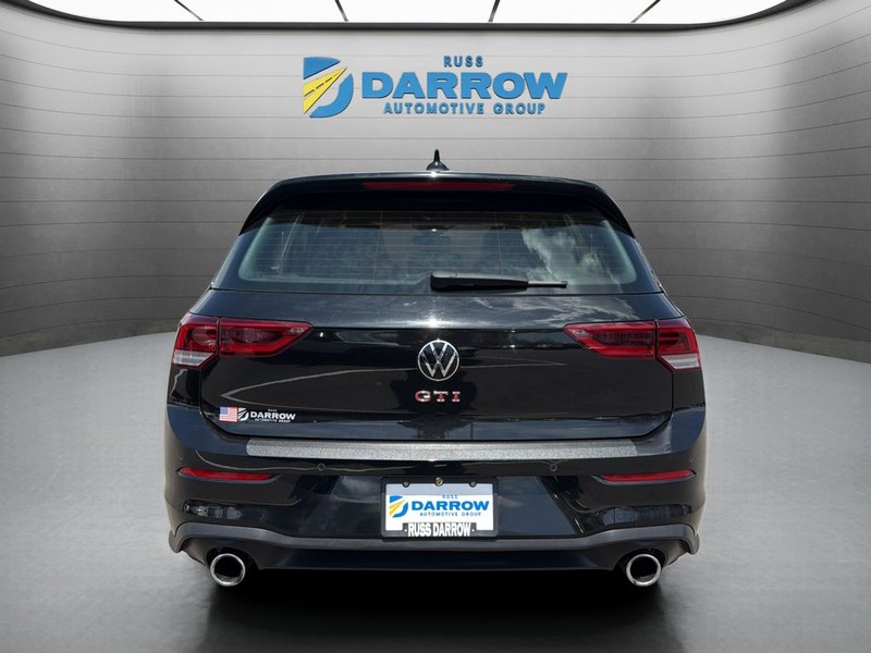 Volkswagen Golf GTI Vehicle Full-screen Gallery Image 4