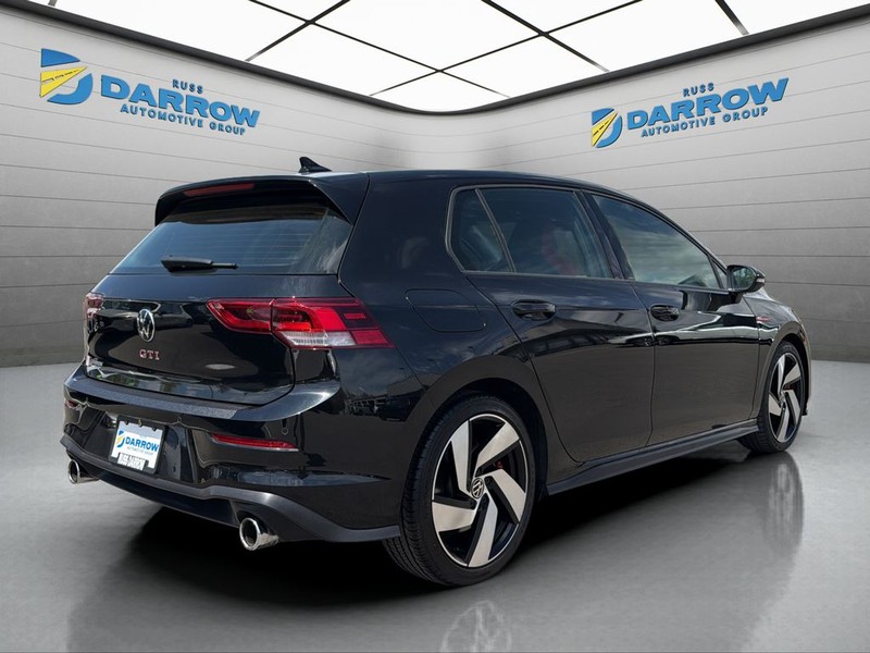 Volkswagen Golf GTI Vehicle Full-screen Gallery Image 5