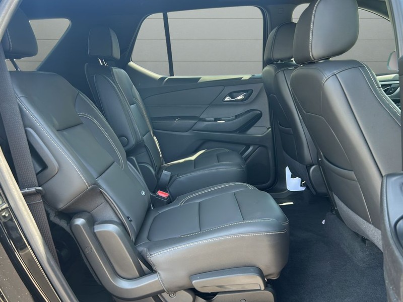 Chevrolet Traverse Vehicle Full-screen Gallery Image 13