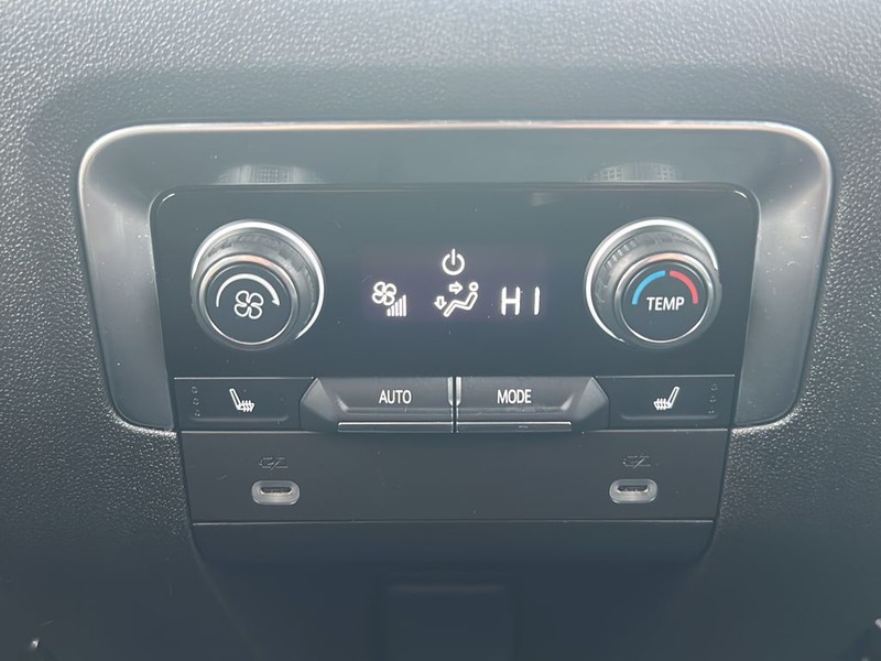 Chevrolet Tahoe Vehicle Full-screen Gallery Image 15