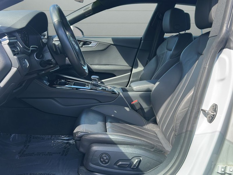 Audi A5 Sportback Vehicle Full-screen Gallery Image 10
