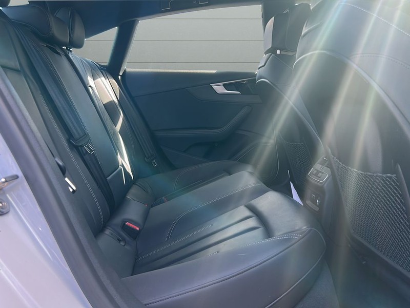 Audi A5 Sportback Vehicle Full-screen Gallery Image 12