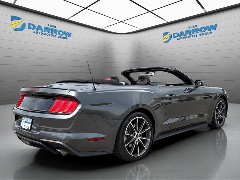 Ford Mustang Vehicle Full-screen Gallery Image 5
