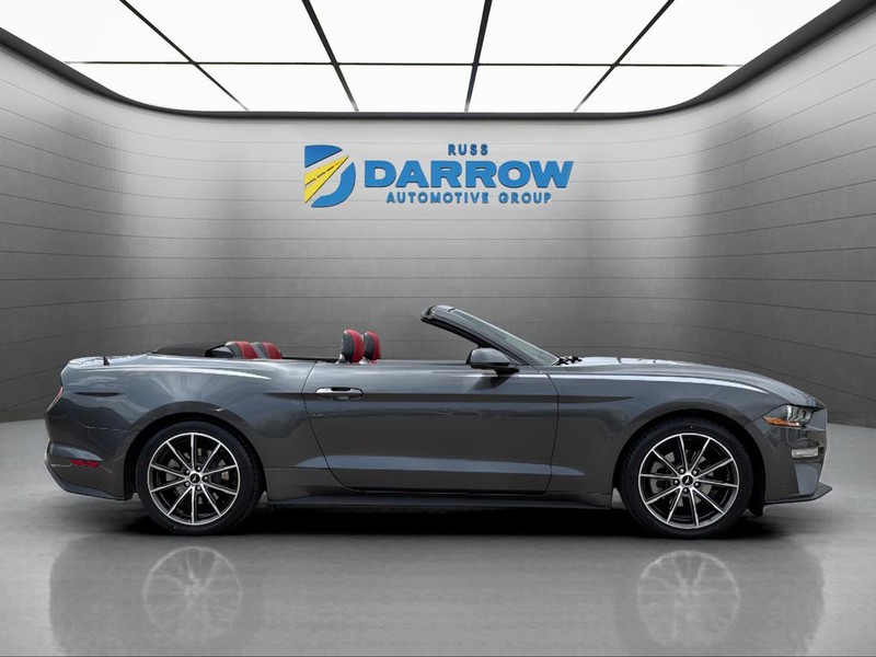 Ford Mustang Vehicle Full-screen Gallery Image 6