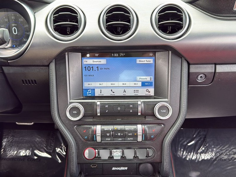Ford Mustang Vehicle Full-screen Gallery Image 20