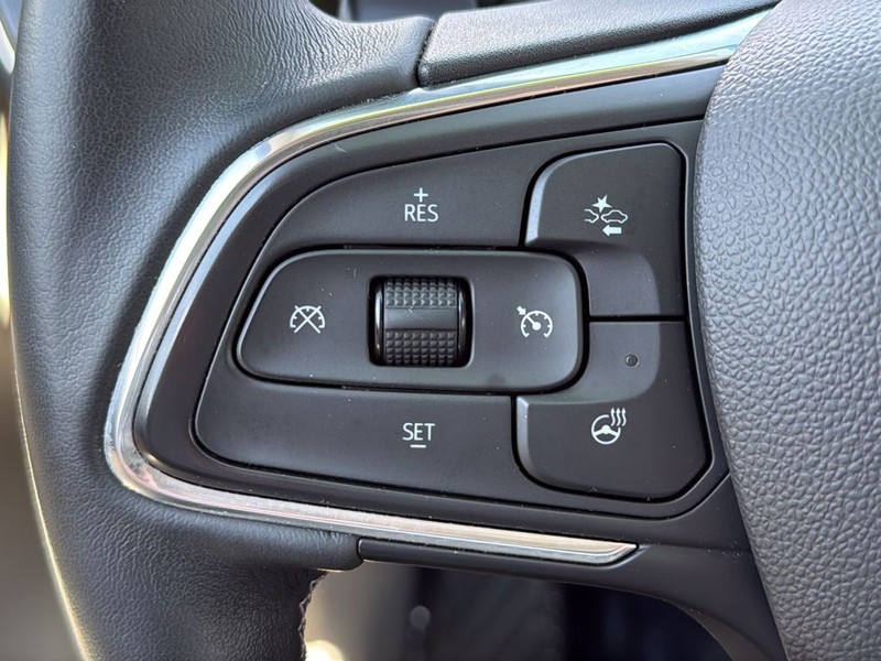 Buick Envision Vehicle Full-screen Gallery Image 09