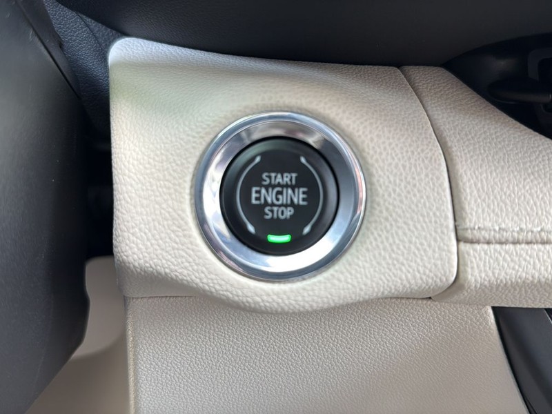 Buick Envision Vehicle Full-screen Gallery Image 25