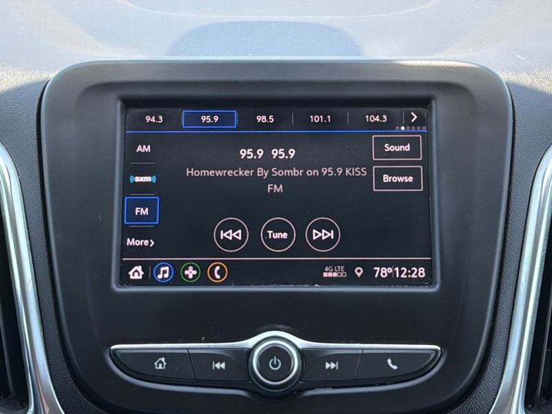 Chevrolet Equinox Vehicle Full-screen Gallery Image 22