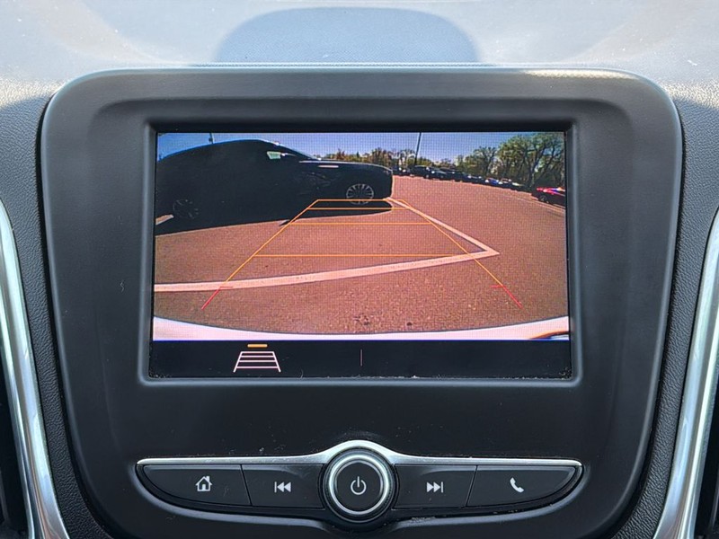 Chevrolet Equinox Vehicle Full-screen Gallery Image 23