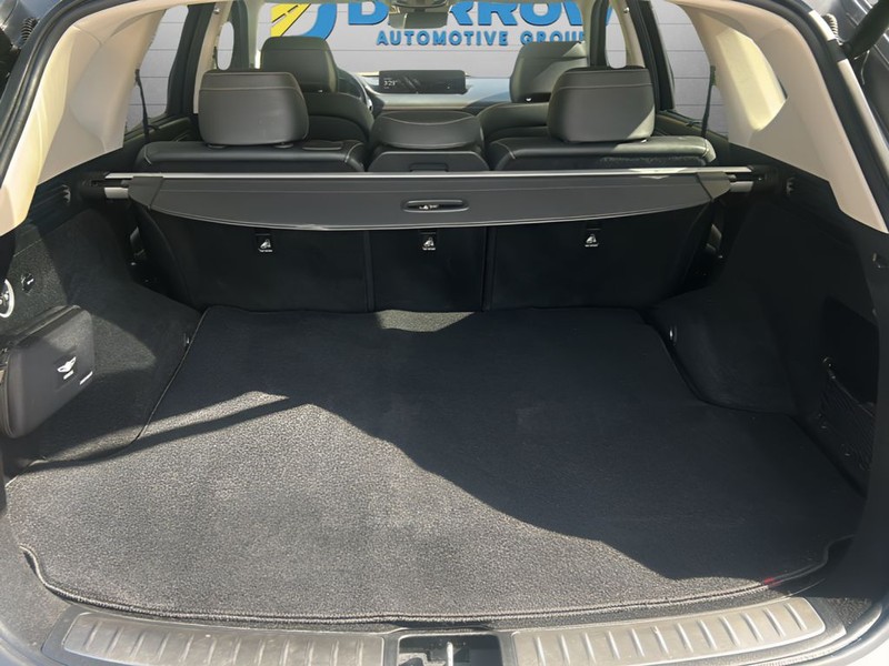 Genesis GV80 Vehicle Full-screen Gallery Image 12