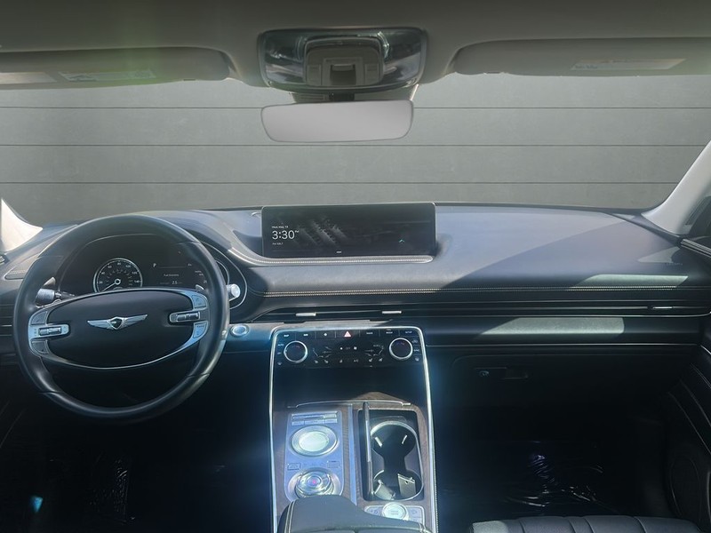 Genesis GV80 Vehicle Full-screen Gallery Image 15