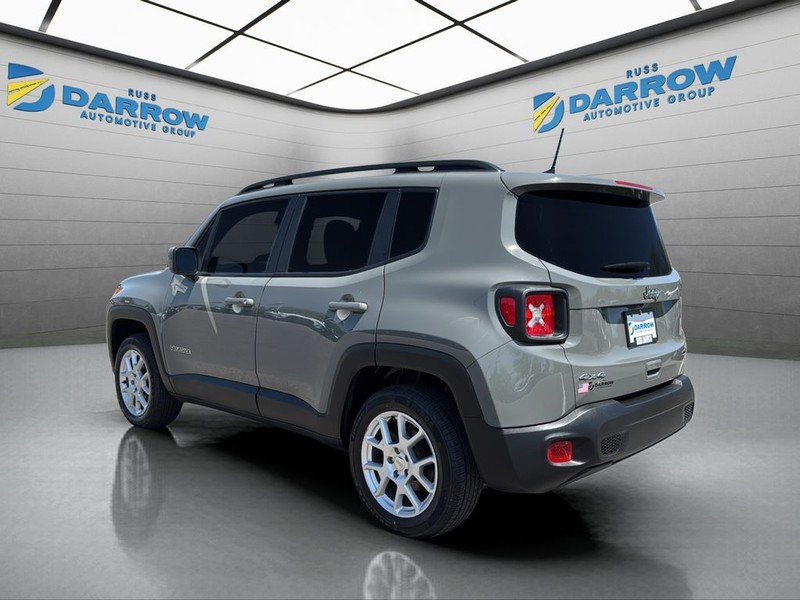 Jeep Renegade Vehicle Full-screen Gallery Image 3