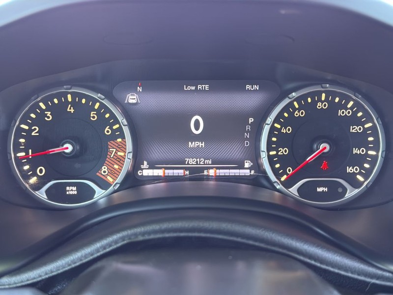 Jeep Renegade Vehicle Full-screen Gallery Image 13