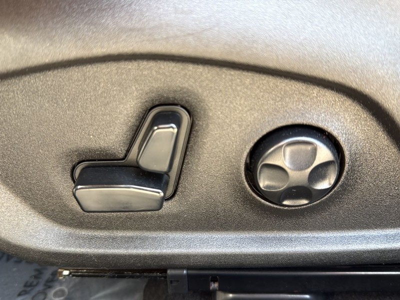 Jeep Renegade Vehicle Full-screen Gallery Image 20