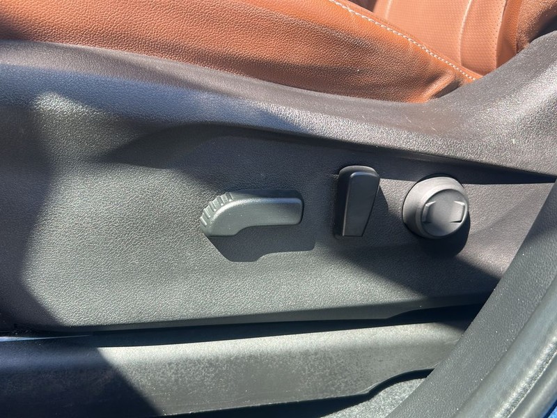 Subaru Ascent Vehicle Full-screen Gallery Image 11