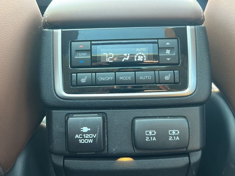 Subaru Ascent Vehicle Full-screen Gallery Image 21