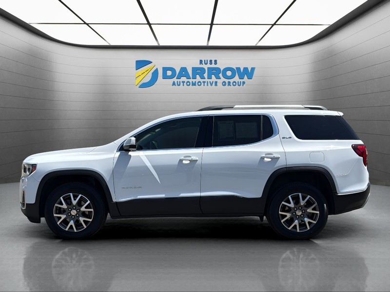 GMC Acadia Vehicle Full-screen Gallery Image 2