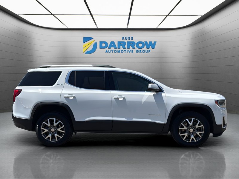 GMC Acadia Vehicle Full-screen Gallery Image 6