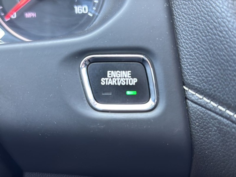 GMC Acadia Vehicle Full-screen Gallery Image 25