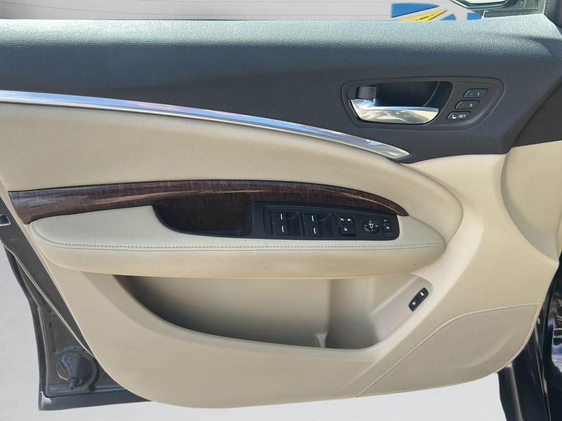 Acura MDX Vehicle Full-screen Gallery Image 9