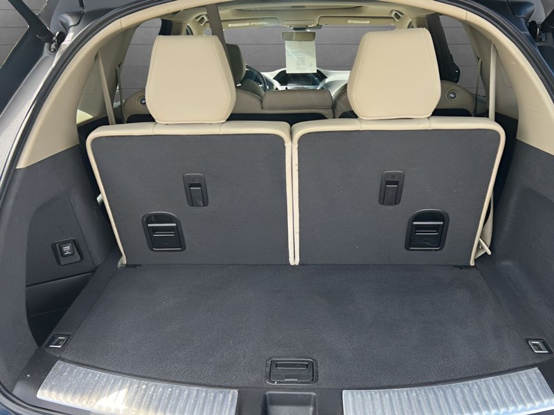 Acura MDX Vehicle Full-screen Gallery Image 14