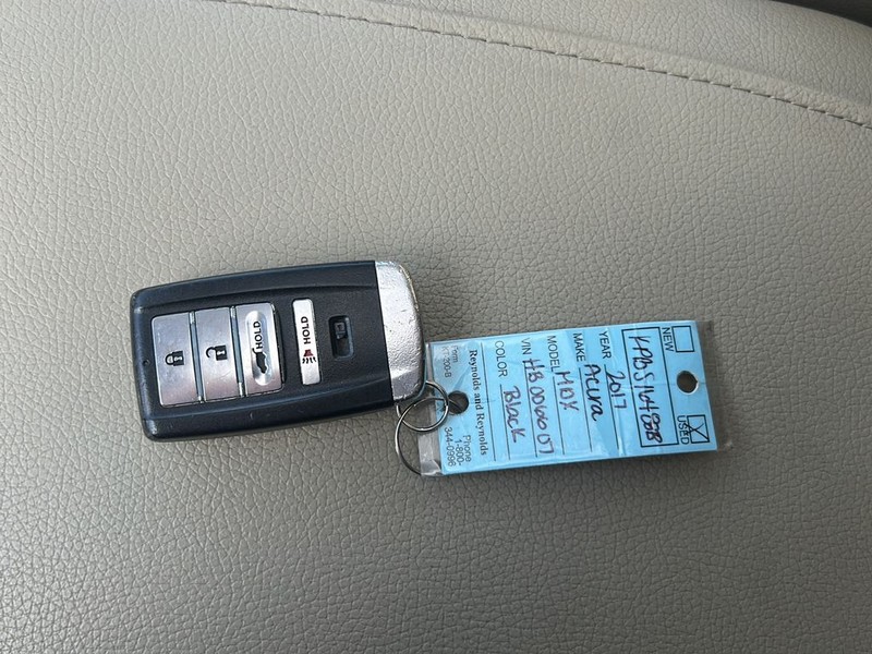 Acura MDX Vehicle Full-screen Gallery Image 22